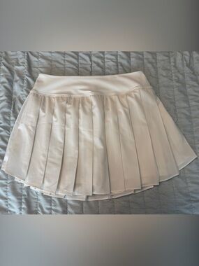 Old Navy White Pleated Mini Skirt